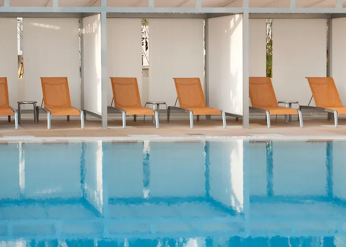 Courtyard Miami Coconut Grove